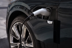 24CALYQ50161_LYRIQ_VEHICLE-ONLY_EXT_CHARGER_07574_FINAL_1920